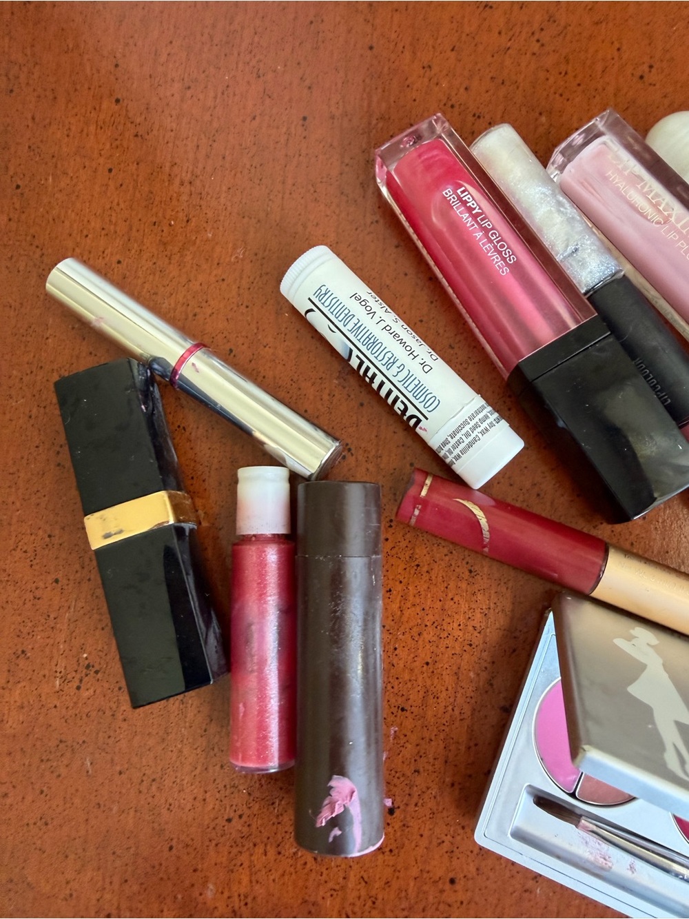 🗽Assorted Lipstick & Lip Balm Collection - Assorted Brands - Picture 3 of 5